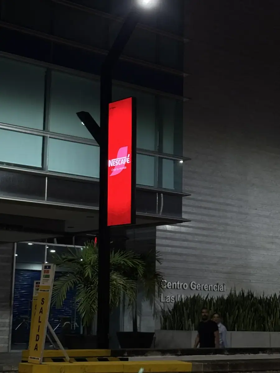 Estructura LED Nestle 2